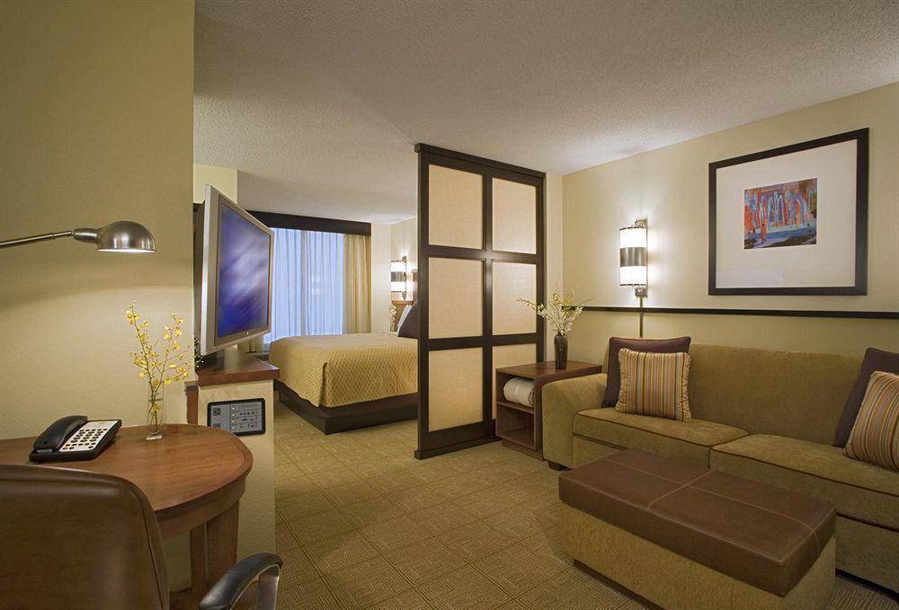 Hyatt Place Tampa Busch Gardens Habitación foto